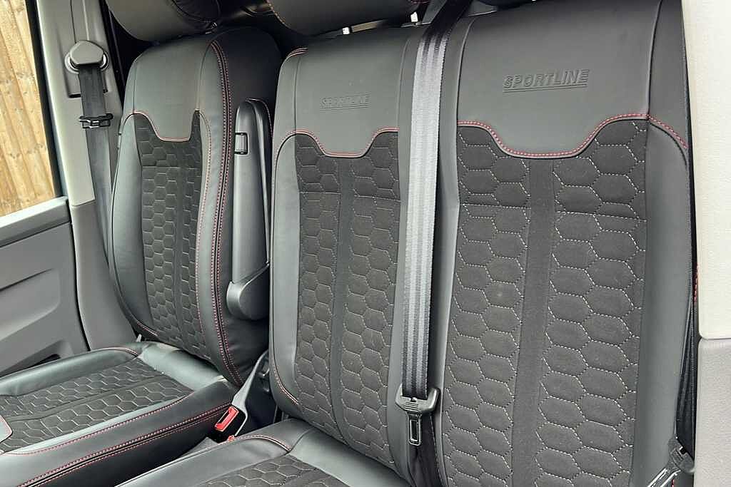 Volkswagen Transporter 2.0 BiTDI 204 Sportline Van DSG