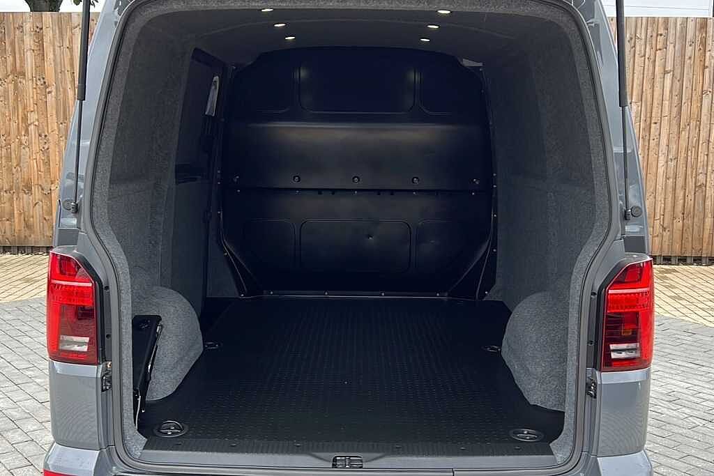 Volkswagen Transporter 2.0 BiTDI 204 Sportline Van DSG