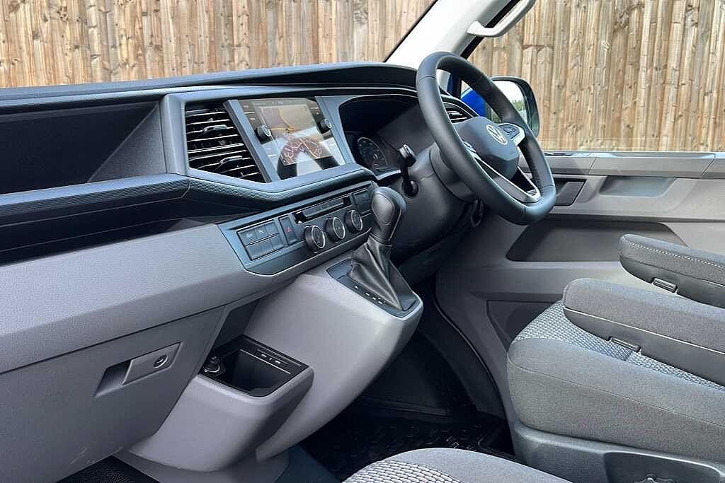 Volkswagen Transporter 2.0 TDI 150 Highline Kombi Van DSG