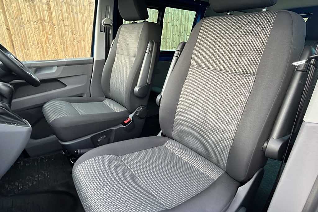 Volkswagen Transporter 2.0 TDI 150 Highline Kombi Van DSG