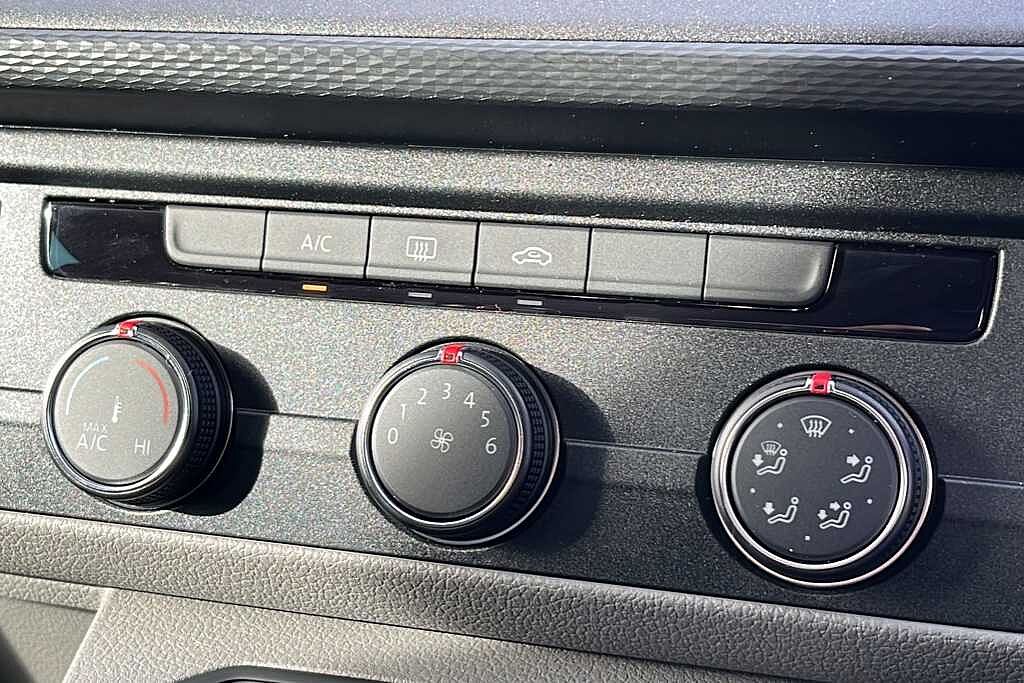 Volkswagen Transporter 2.0 TDI 150 Highline Kombi Van DSG