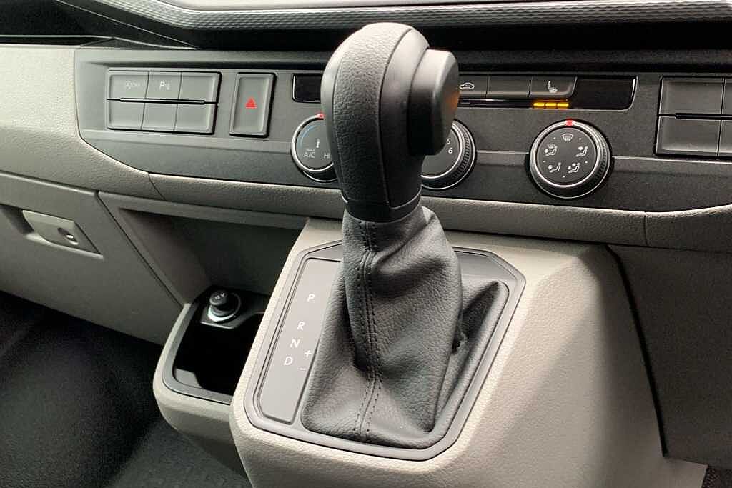 Volkswagen Transporter 2.0 TDI 150 Highline Kombi Van DSG