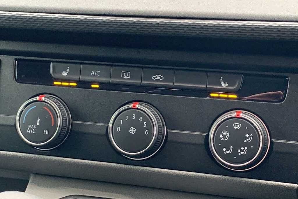 Volkswagen Transporter 2.0 TDI 150 Highline Kombi Van DSG