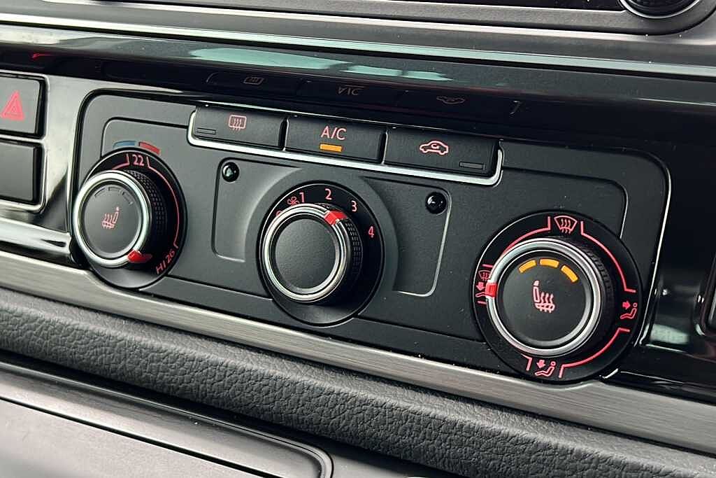 Volkswagen Transporter 2.0 BiTDI BMT 204 Sportline Kombi Van DSG