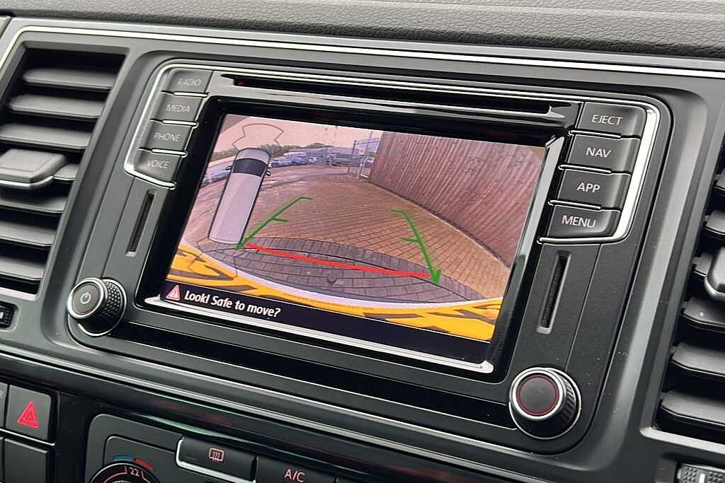 Volkswagen Transporter 2.0 BiTDI BMT 204 Sportline Kombi Van DSG