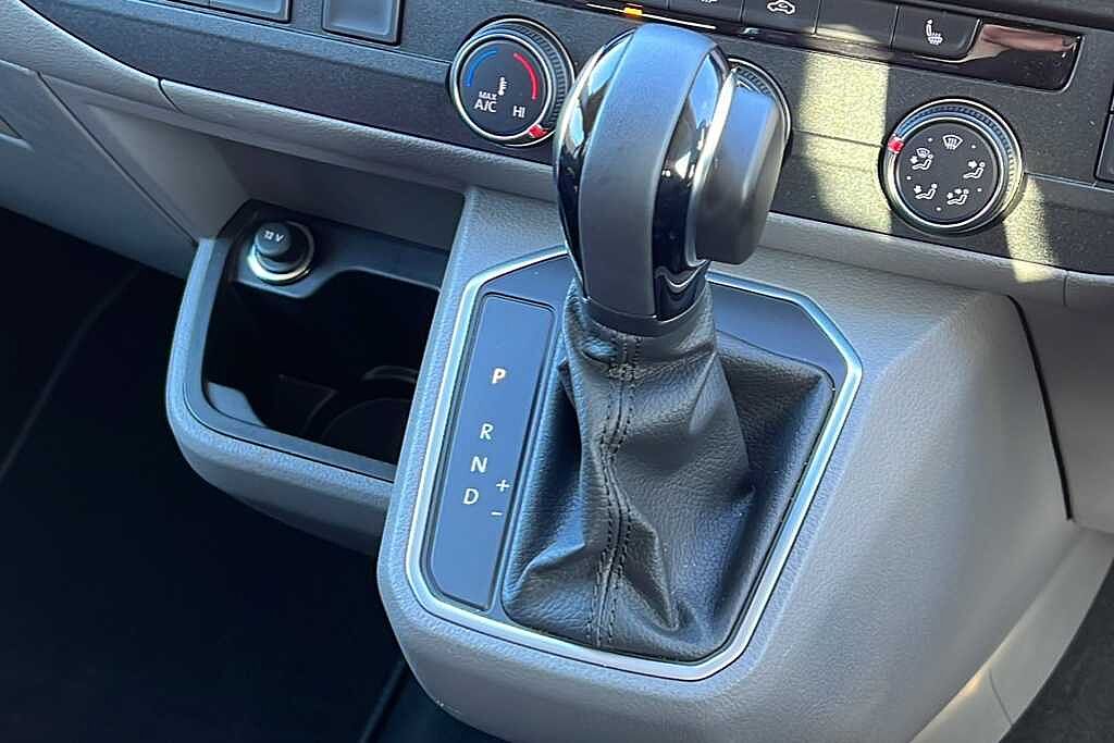 Volkswagen Transporter 2.0 BiTDI 204 Sportline Black Ed Kombi Van DSG
