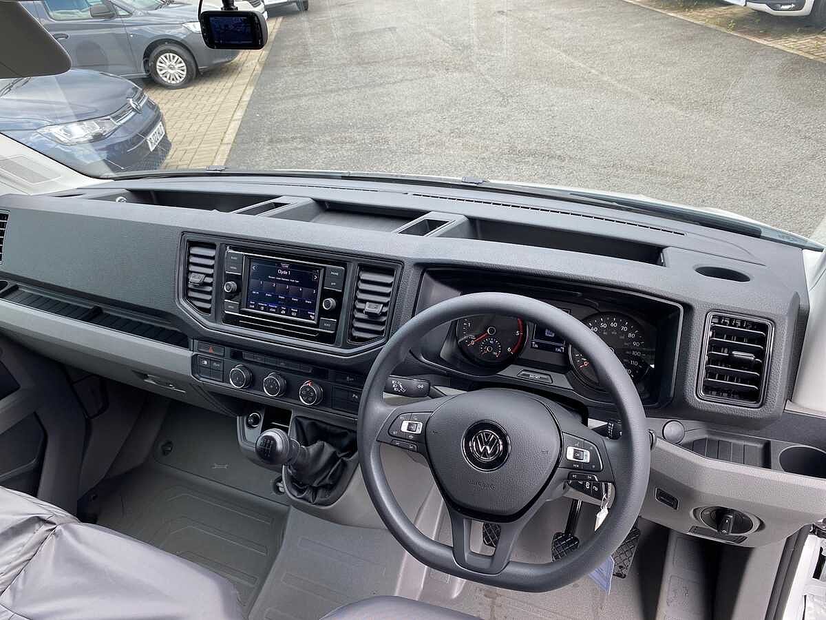 Volkswagen Crafter Cr35 Mwb Diesel Fwd 2.0 TDI 140Ps Trendline Business High Roof Van