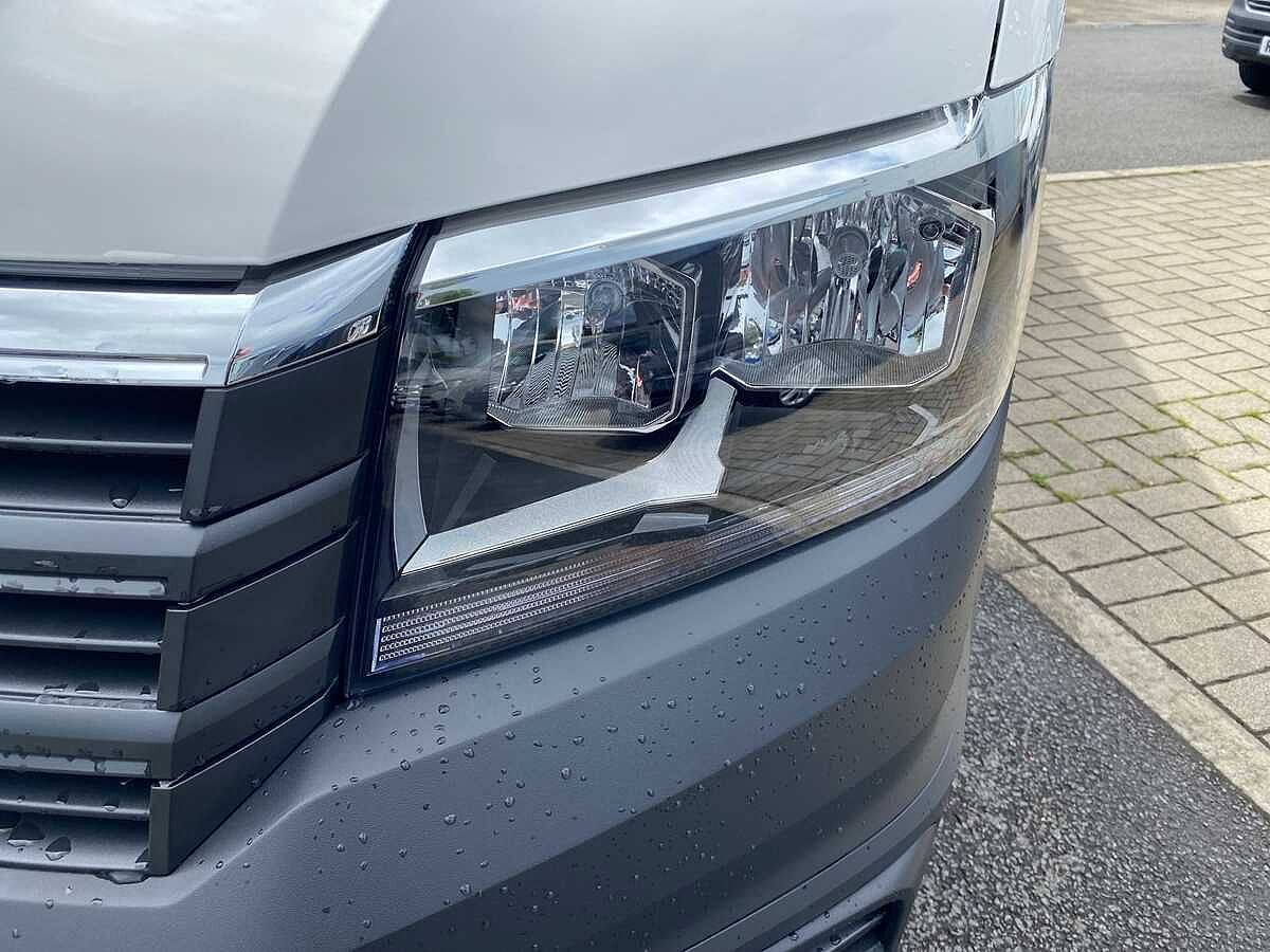 Volkswagen Crafter Cr35 Mwb Diesel Fwd 2.0 TDI 140Ps Trendline Business High Roof Van