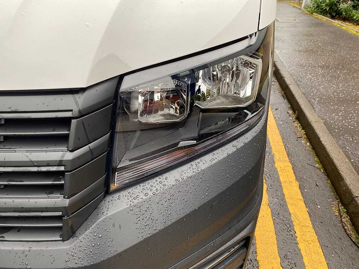 Volkswagen Crafter Cr35 Mwb Diesel Fwd 2.0 TDI 140Ps Startline High Roof Van