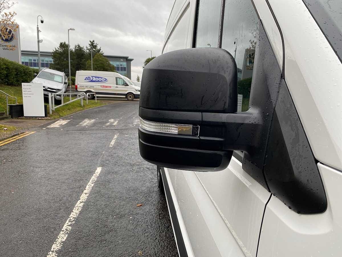 Volkswagen Crafter Cr35 Mwb Diesel Fwd 2.0 TDI 140Ps Startline High Roof Van