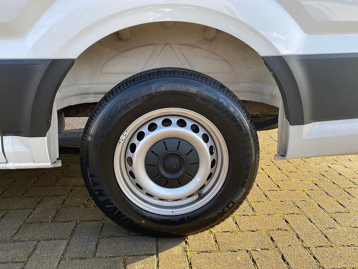 Volkswagen Crafter Cr35 Mwb Diesel Fwd 2.0 TDI 140Ps Trendline High Roof Van