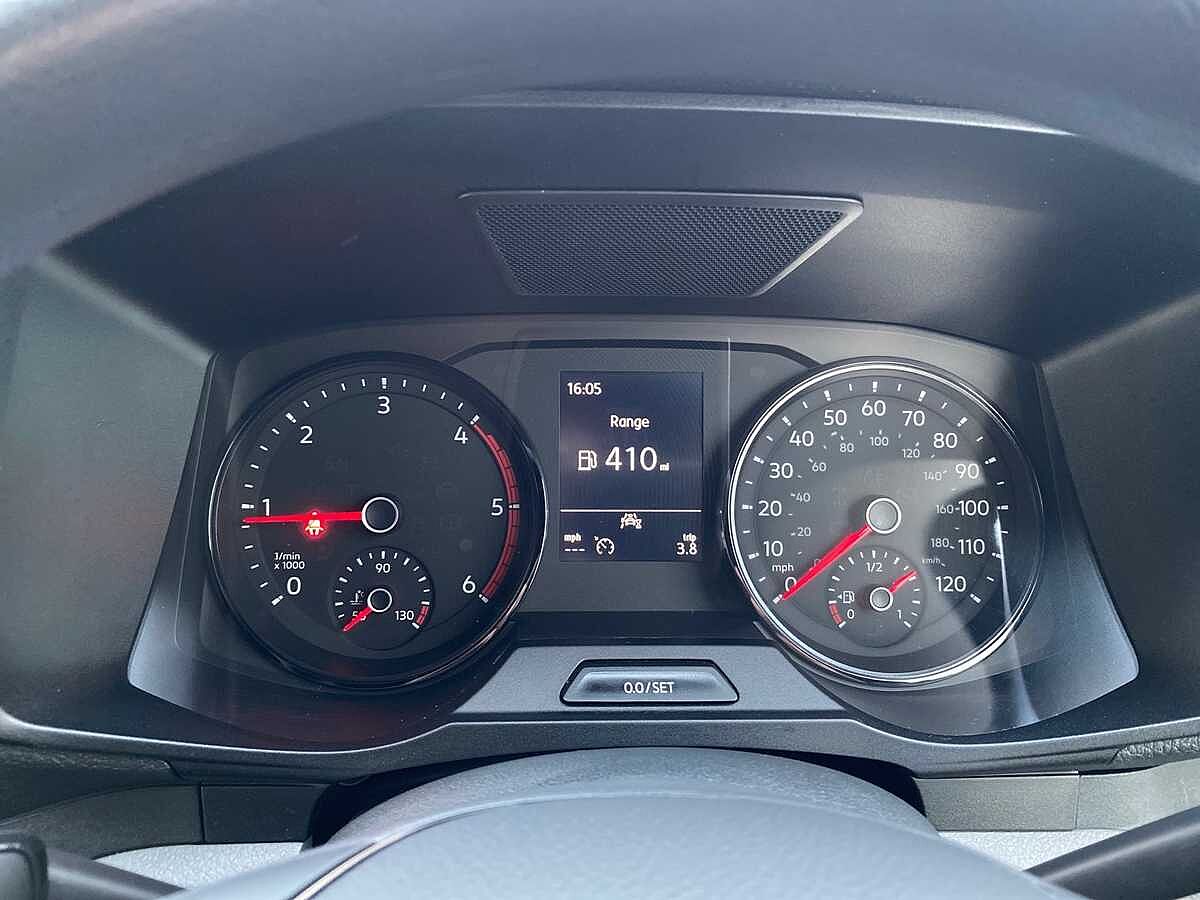 Volkswagen Crafter Cr35 Mwb Diesel Fwd 2.0 TDI 140Ps Trendline High Roof Van