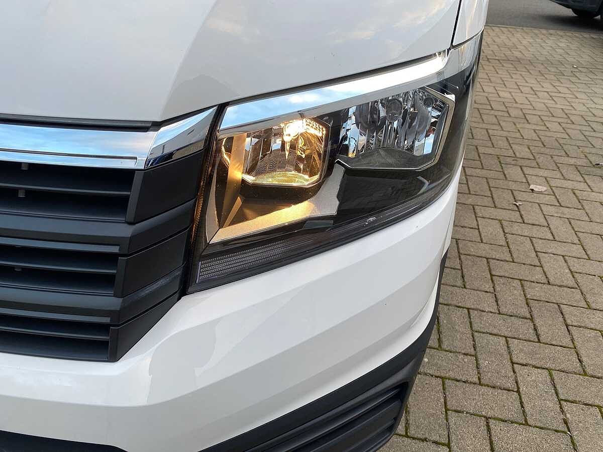 Volkswagen Crafter Cr35 Mwb Diesel Fwd 2.0 TDI 140Ps Trendline High Roof Van