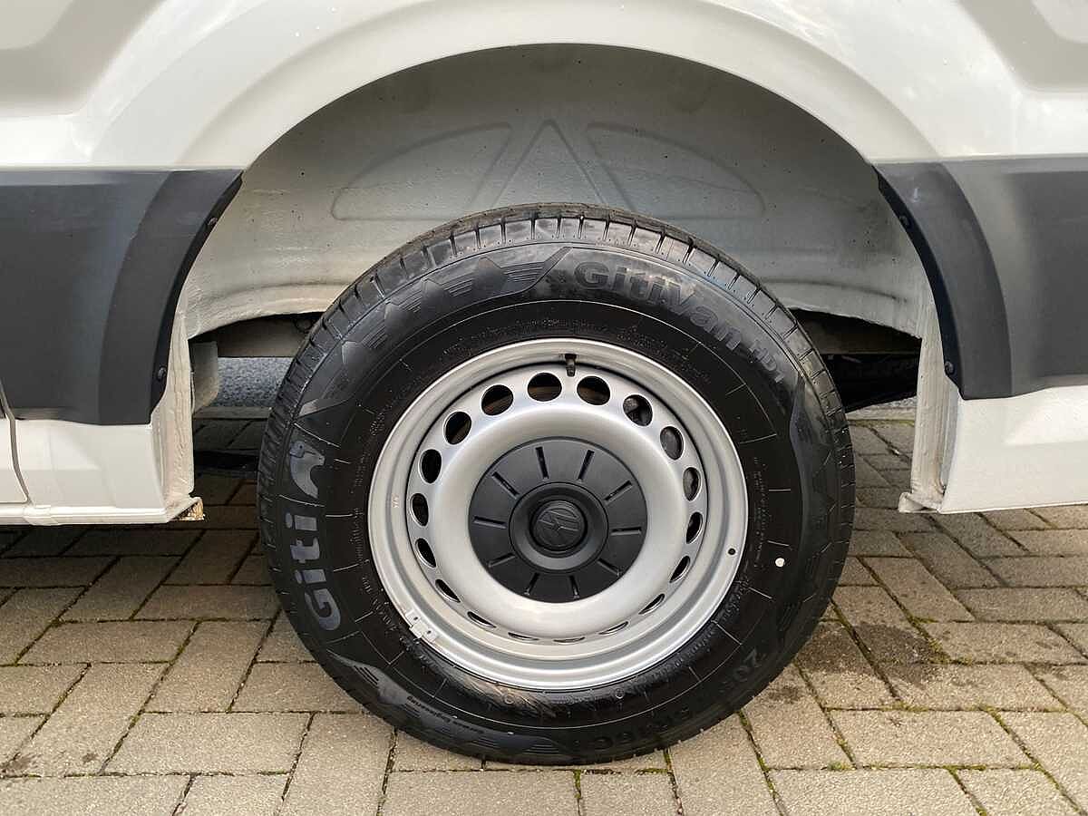 Volkswagen Crafter Cr35 Mwb Diesel Fwd 2.0 TDI 140Ps Trendline High Roof Van
