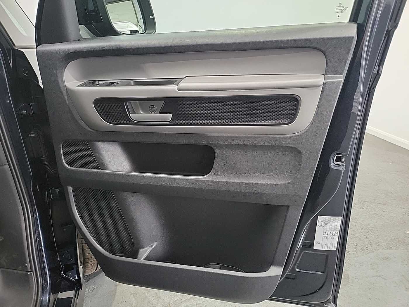 Volkswagen ID. Buzz Cargo E (204ps) Commerce Plus 77kWh