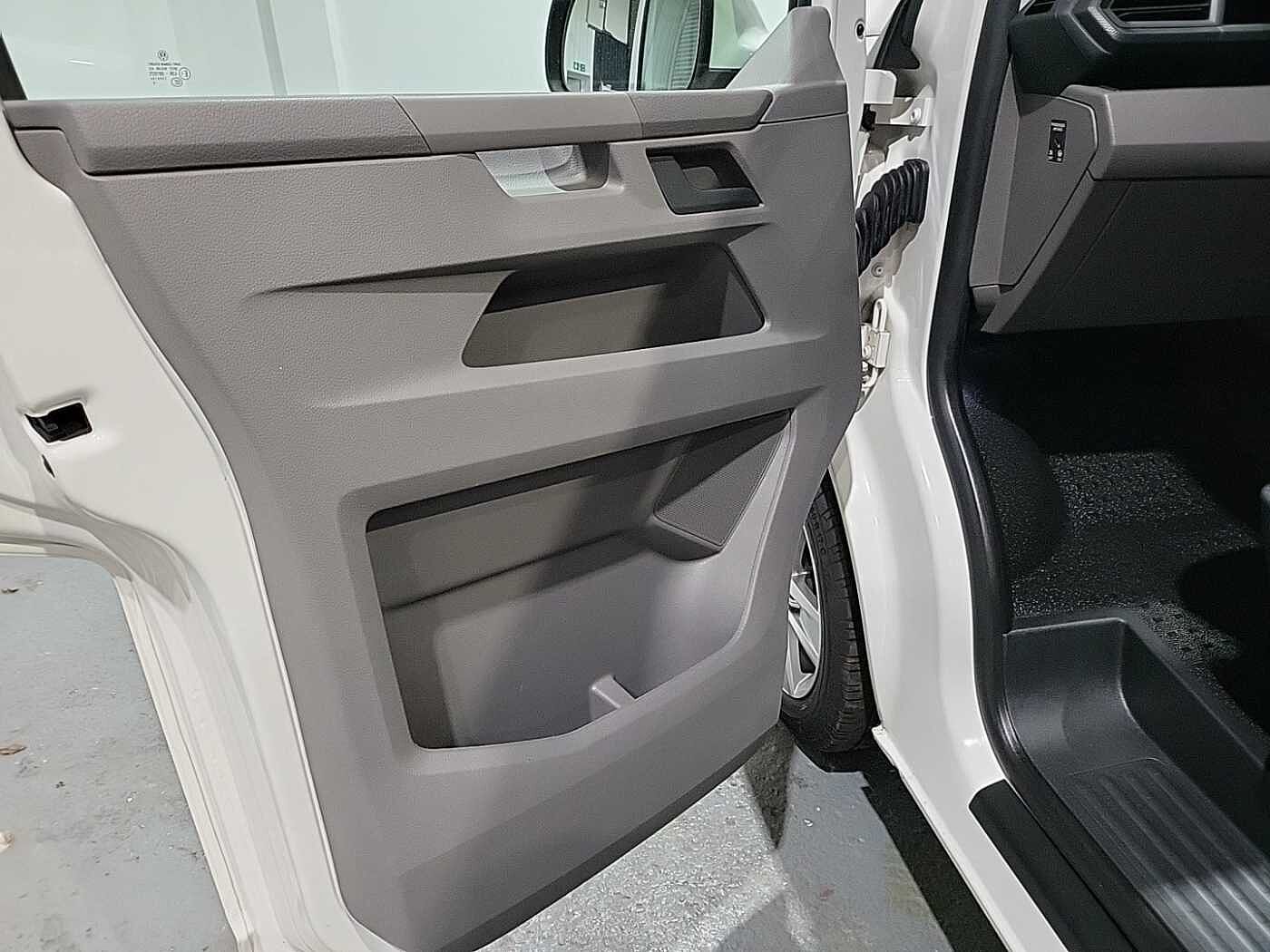 Volkswagen Transporter Kombi 2.0TDI 150 T32 Trendline BMT LWB