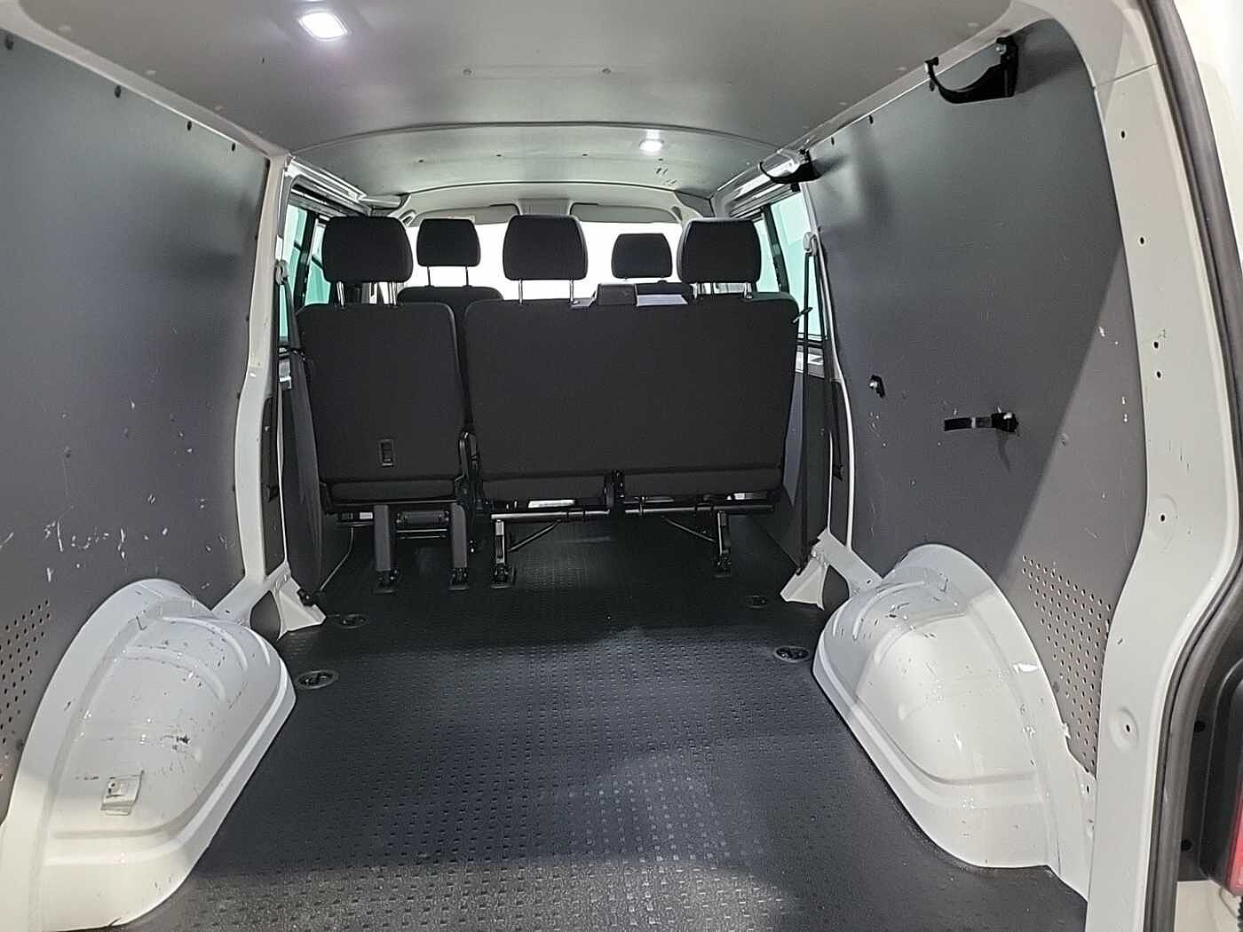 Volkswagen Transporter Kombi 2.0TDI 150 T32 Trendline BMT LWB