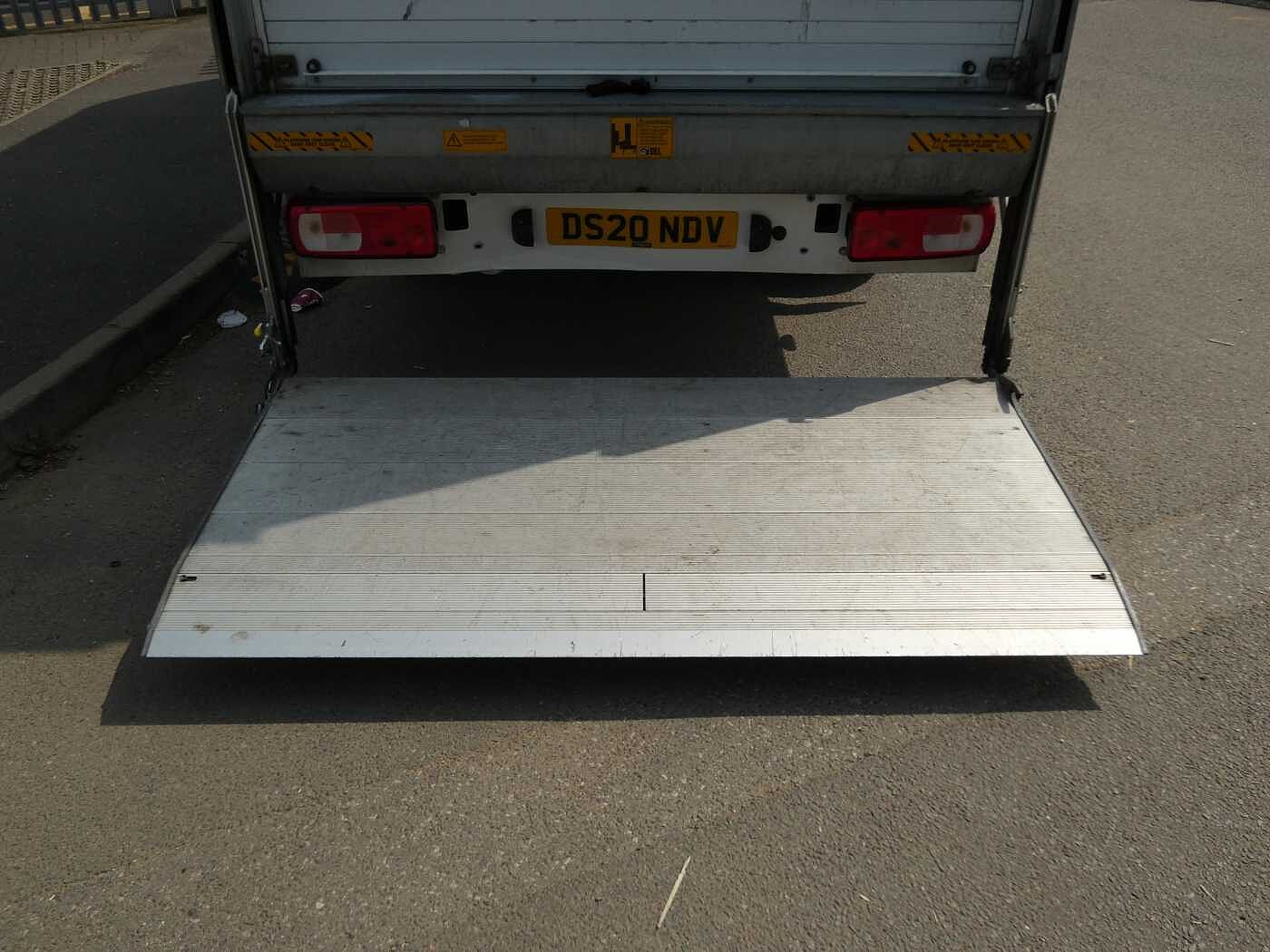 Volkswagen Crafter 2.0TDI 140 Eu6dT FWD CR35 LWB Startline Luton Box