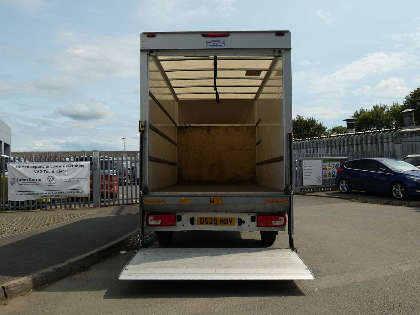Volkswagen Crafter 2.0TDI 140 Eu6dT FWD CR35 LWB Startline Luton Box