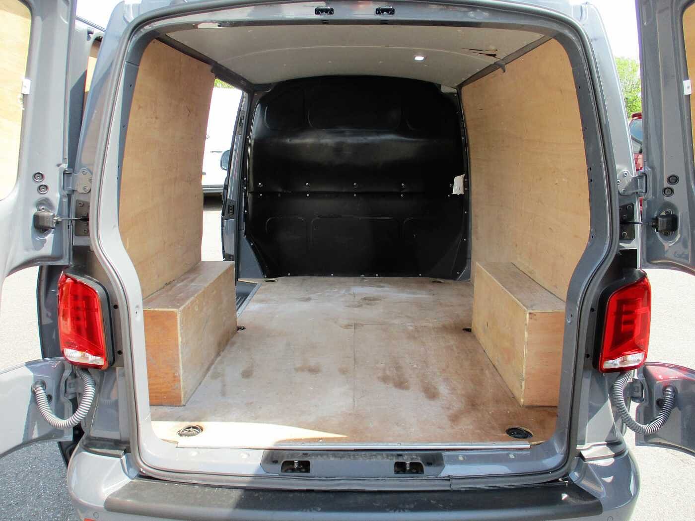 Volkswagen Transporter T28 Panel van Highline SWB 150 PS 2.0 TDI 6sp Manual