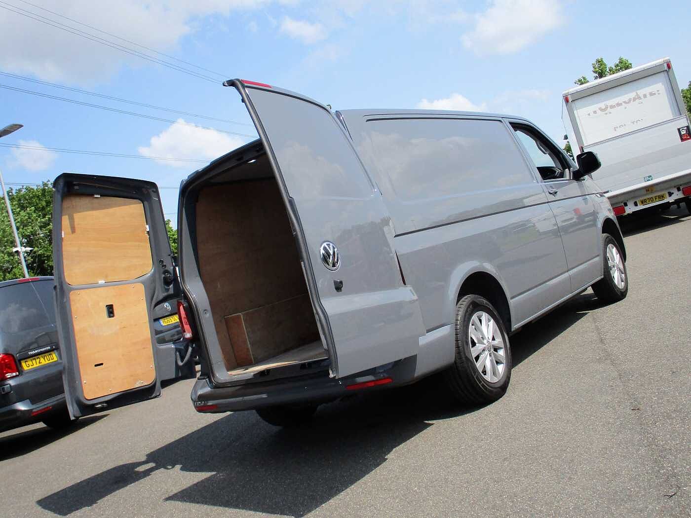 Volkswagen Transporter T28 Panel van Highline SWB 150 PS 2.0 TDI 6sp Manual