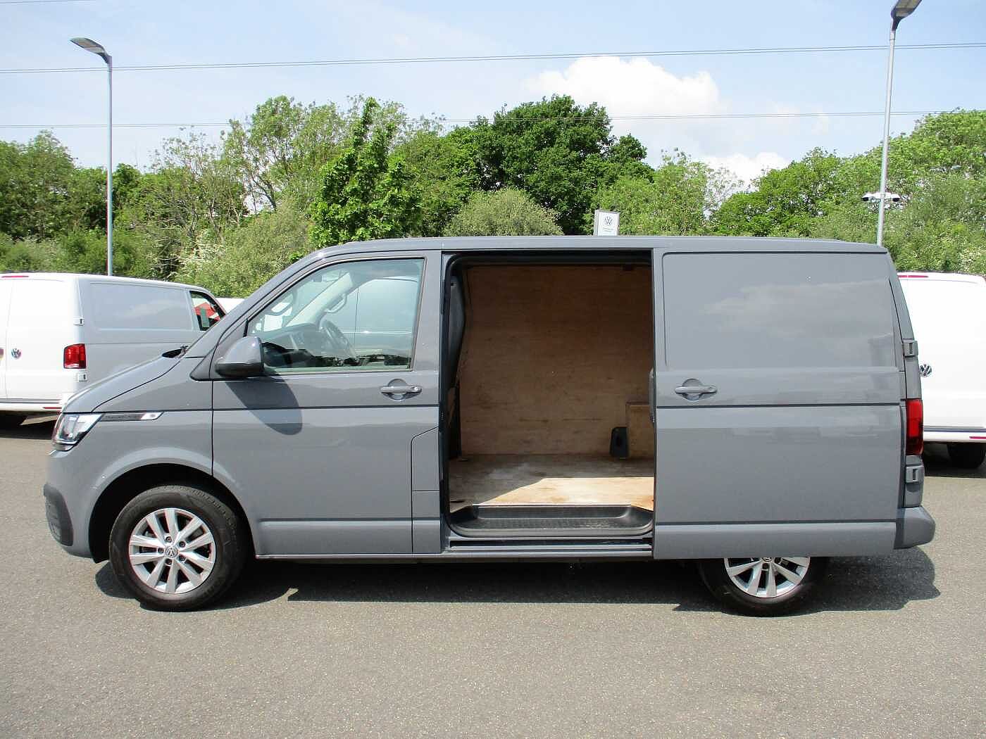 Volkswagen Transporter T28 Panel van Highline SWB 150 PS 2.0 TDI 6sp Manual