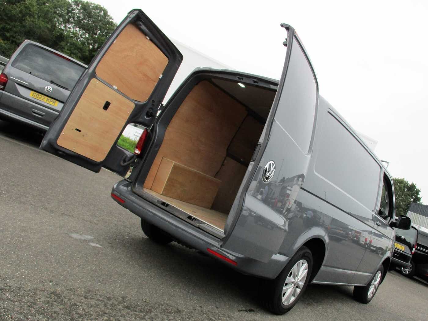 Volkswagen Transporter T28 Panel van Highline SWB 150 PS 2.0 TDI 6sp Manual