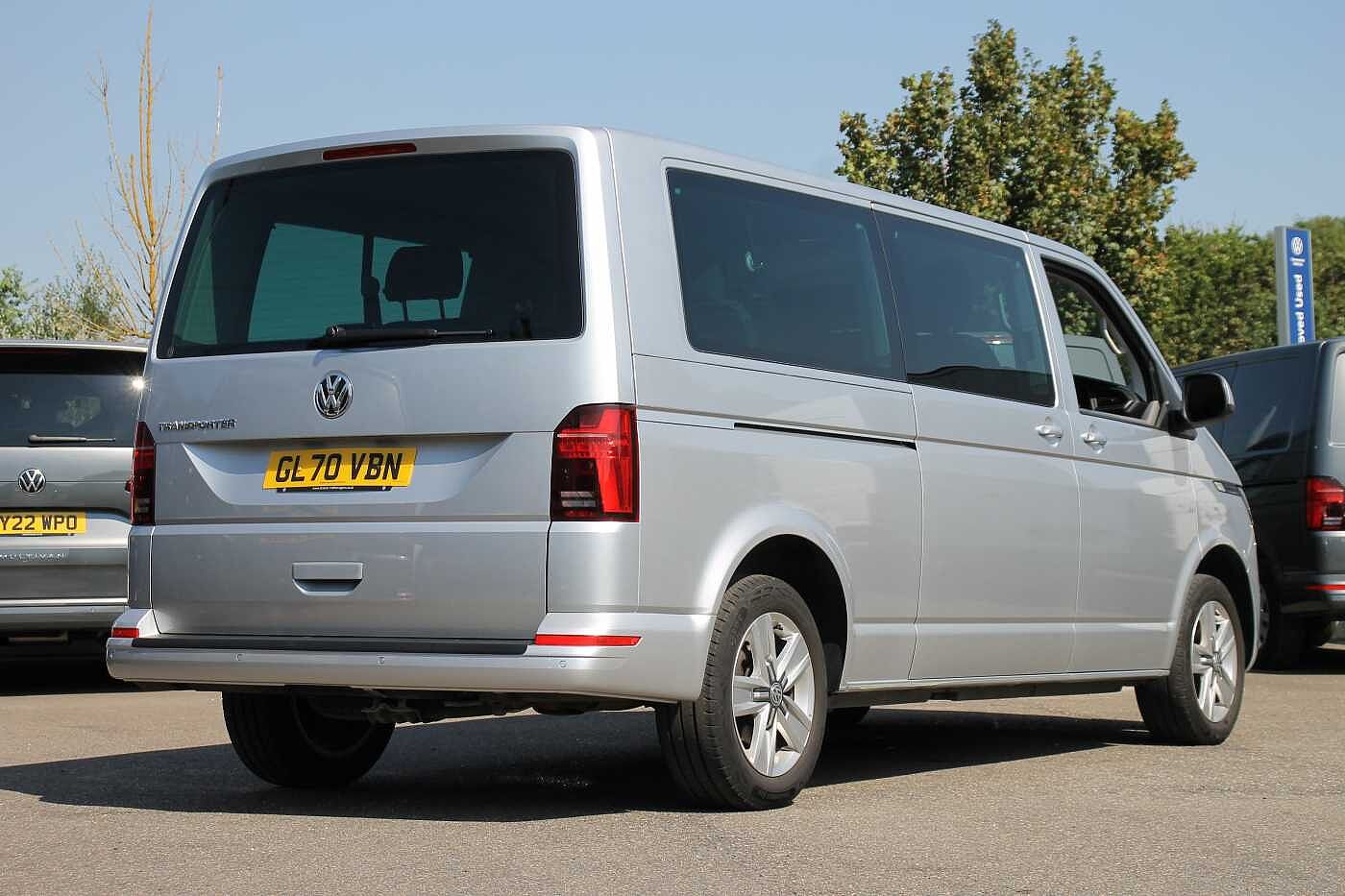 Volkswagen Transporter Shuttle Shuttle SE LWB 150 PS 2.0 TDI 7sp DSG