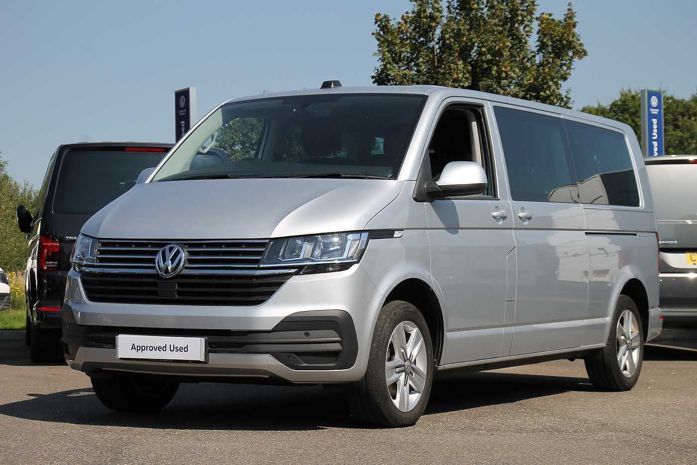 Volkswagen Transporter Shuttle Shuttle SE LWB 150 PS 2.0 TDI 7sp DSG