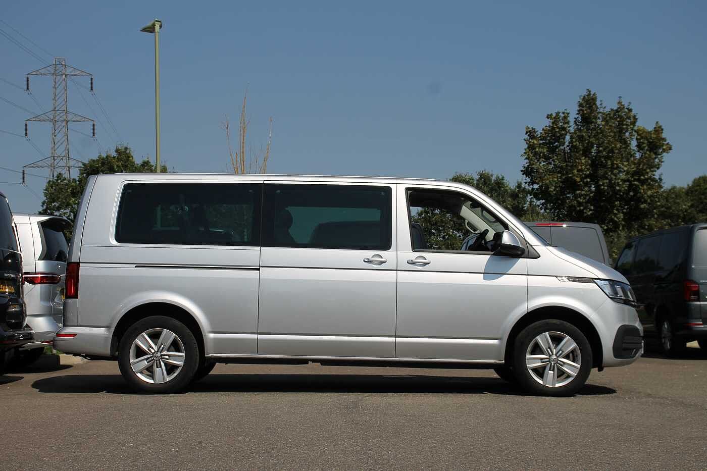 Volkswagen Transporter Shuttle Shuttle SE LWB 150 PS 2.0 TDI 7sp DSG