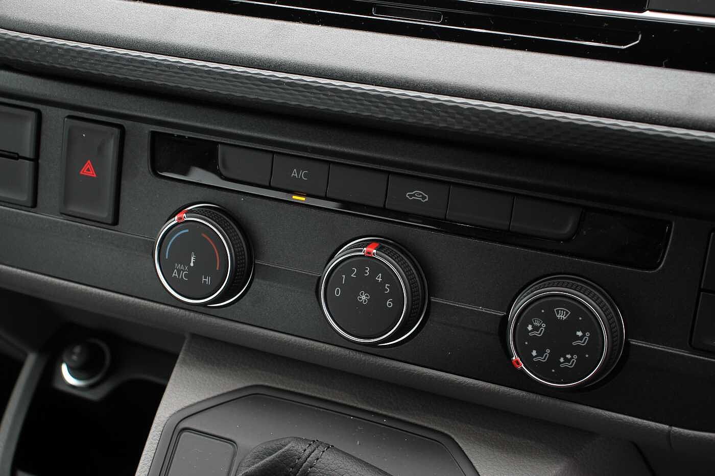 Volkswagen Transporter T28 Panel van Highline SWB 150 PS 2.0 TDI 7sp DSG