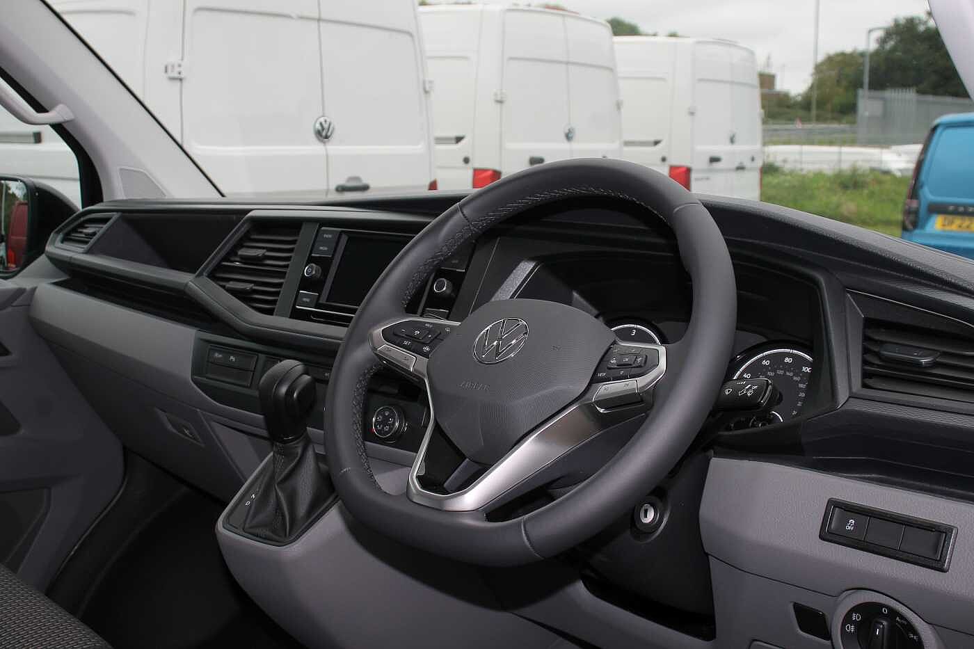 Volkswagen Transporter T28 Panel van Highline SWB 150 PS 2.0 TDI 7sp DSG