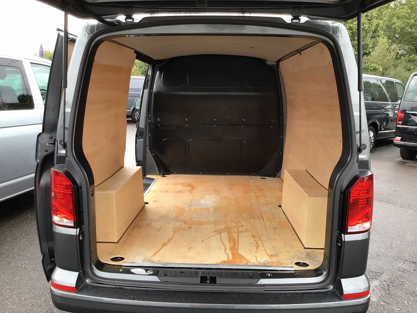 Volkswagen Transporter T30 Panel van Highline SWB 150 PS 2.0 TDI 7sp DSG