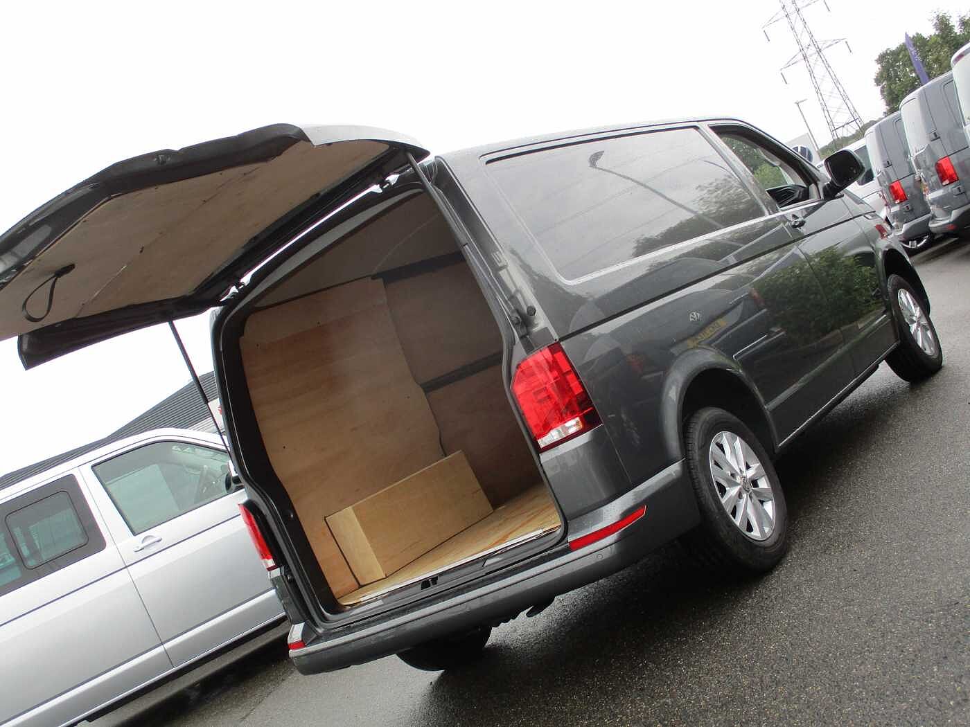 Volkswagen Transporter T30 Panel van Highline SWB 150 PS 2.0 TDI 7sp DSG