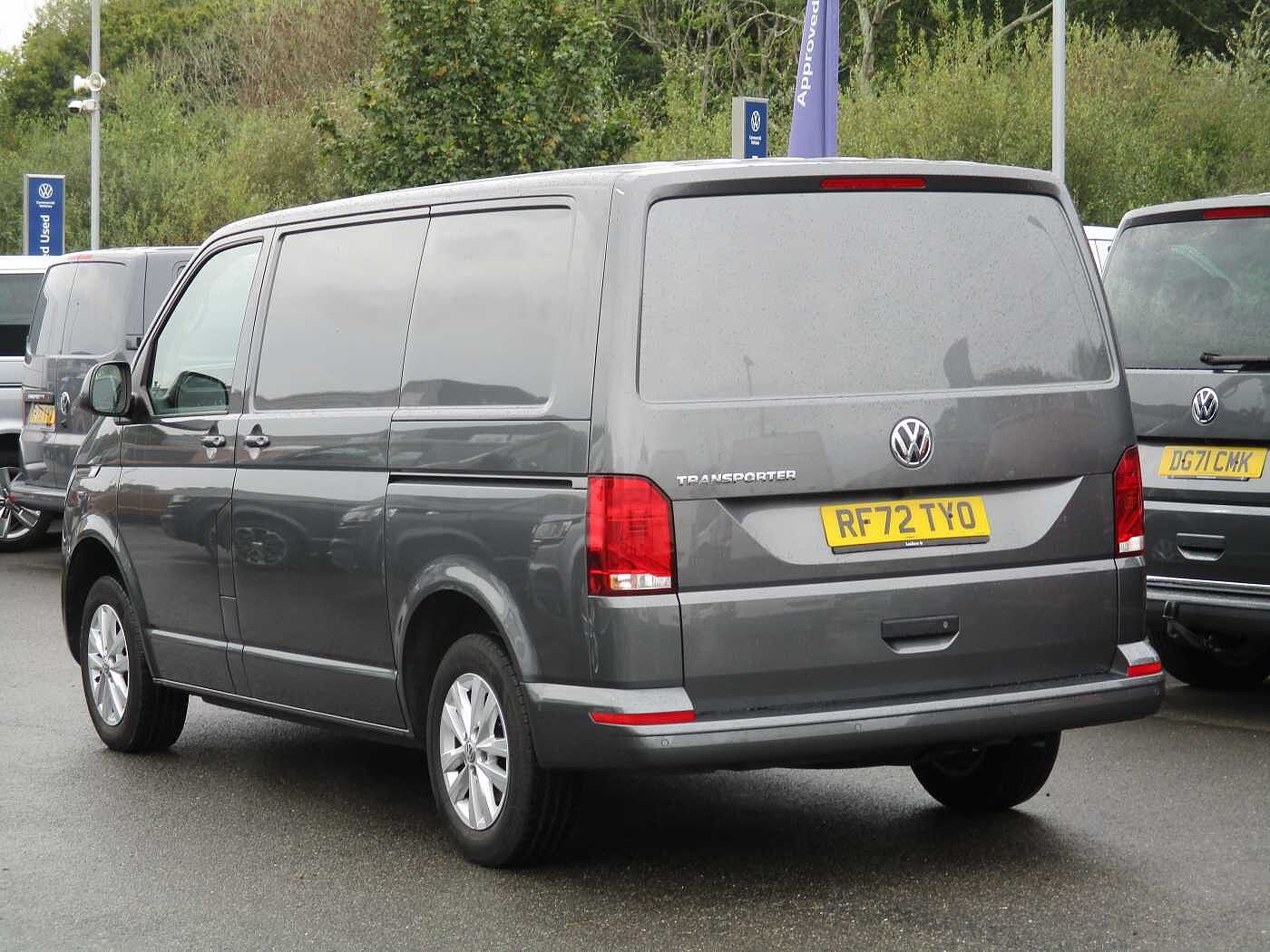Volkswagen Transporter T30 Panel van Highline SWB 150 PS 2.0 TDI 7sp DSG