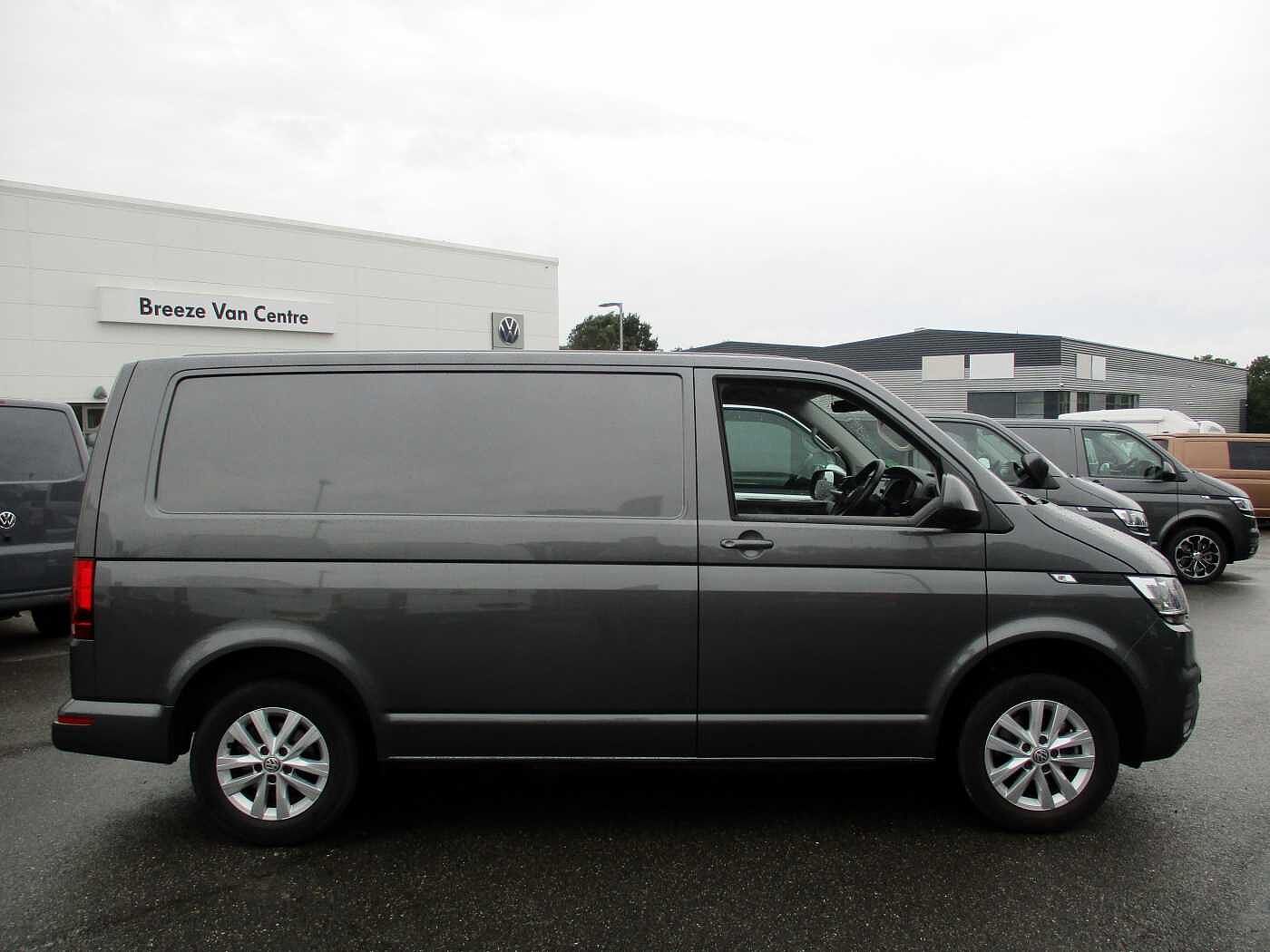Volkswagen Transporter T30 Panel van Highline SWB 150 PS 2.0 TDI 7sp DSG