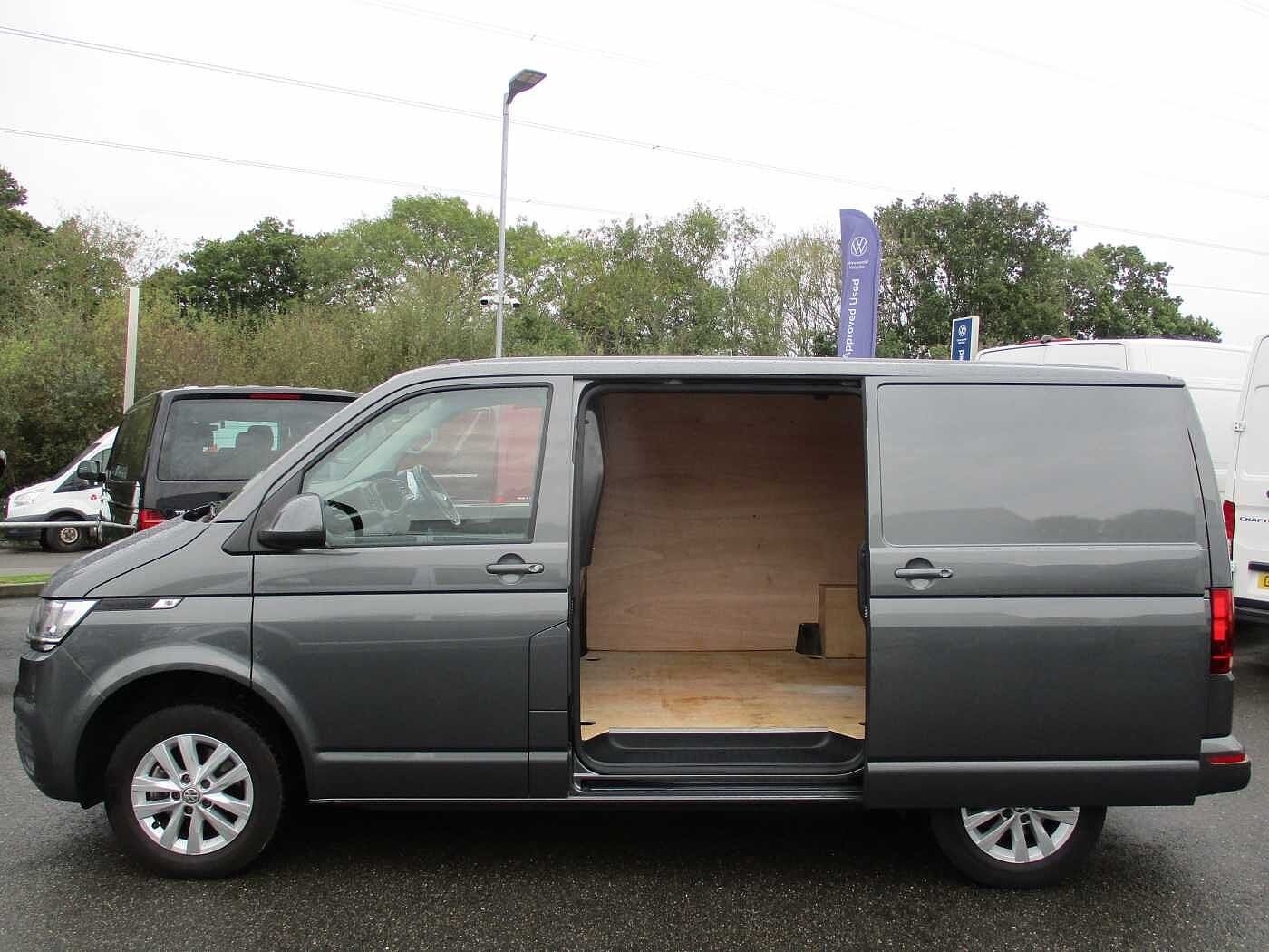 Volkswagen Transporter T30 Panel van Highline SWB 150 PS 2.0 TDI 7sp DSG