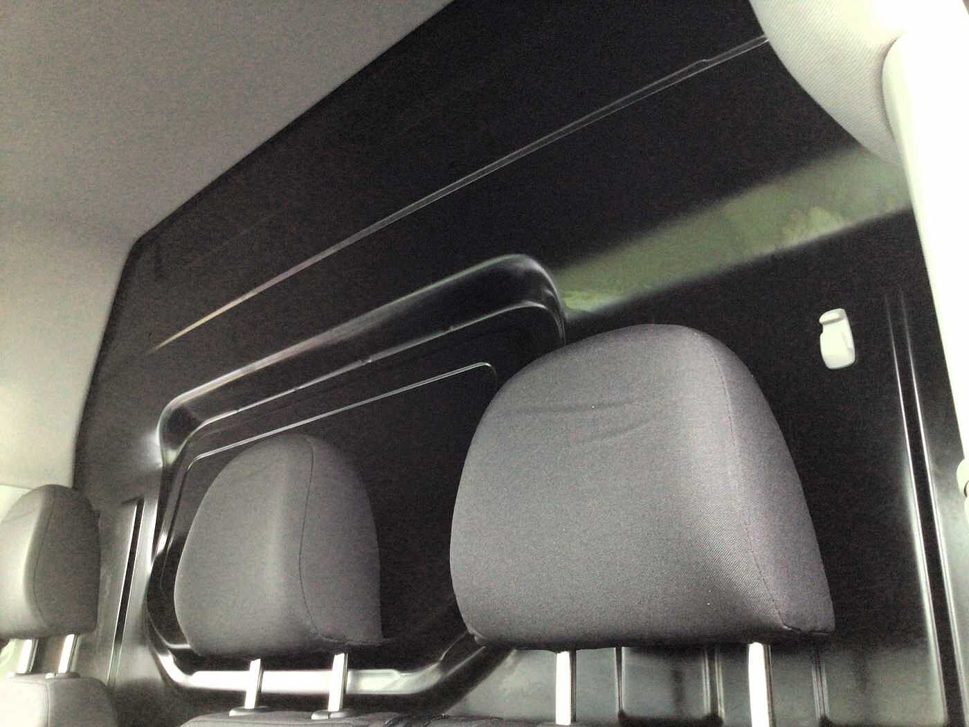Volkswagen Crafter CR35 Panel van Trendline MWB 140 PS 2.0 TDI 6sp Manual FWD