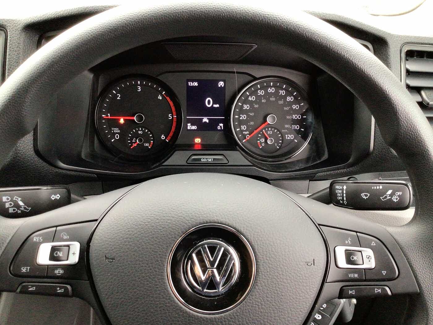 Volkswagen Crafter CR35 Panel van Trendline MWB 140 PS 2.0 TDI 6sp Manual FWD