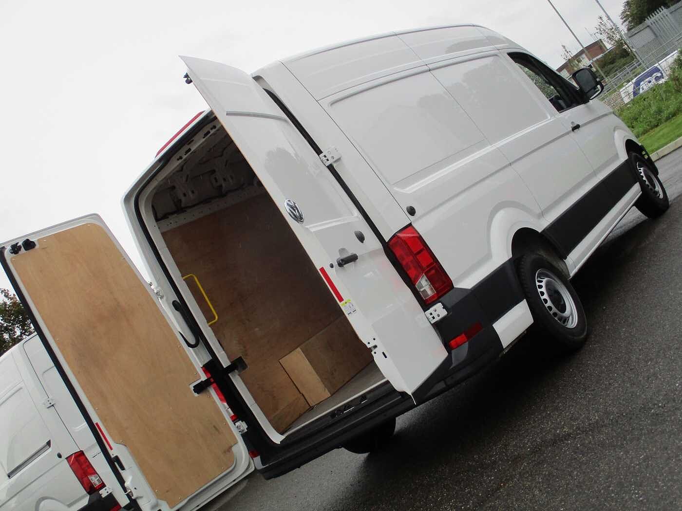 Volkswagen Crafter CR35 Panel van Trendline MWB 140 PS 2.0 TDI 6sp Manual FWD
