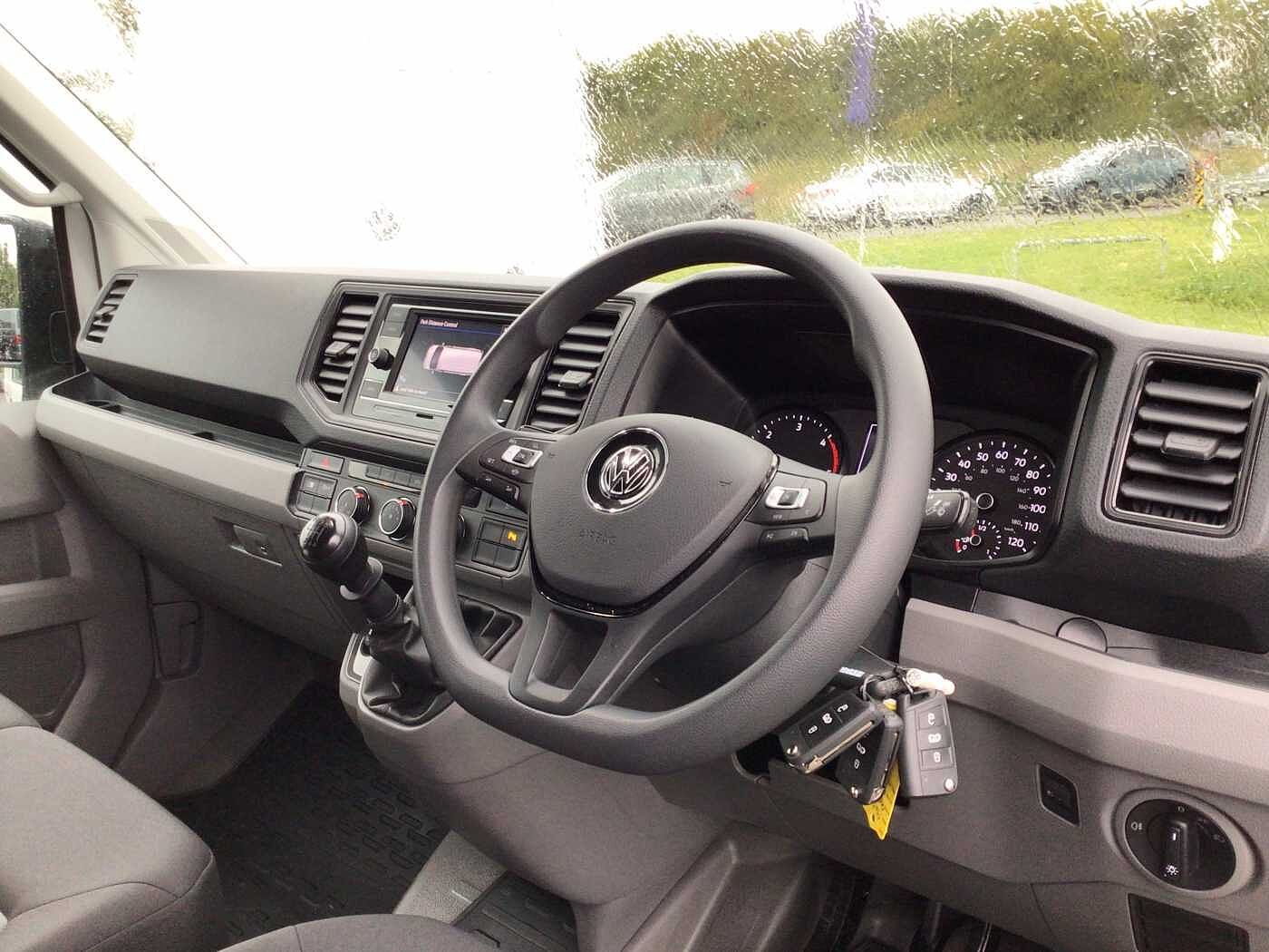 Volkswagen Crafter CR35 Panel van Trendline MWB 140 PS 2.0 TDI 6sp Manual FWD