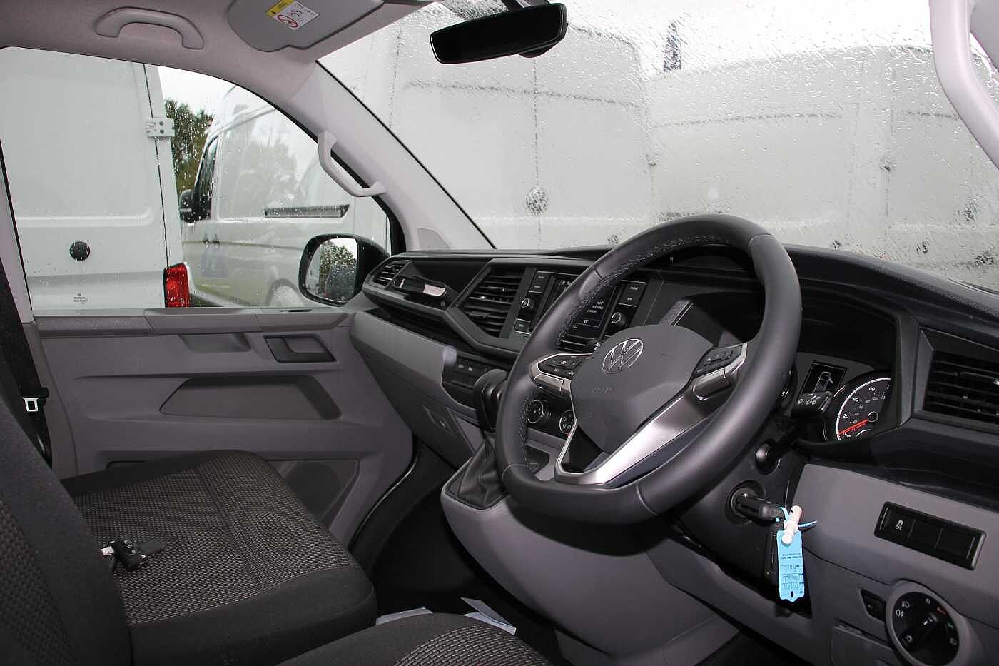 Volkswagen Transporter 2.0TDI (150PS)Eu6 T30 Highline SWB PV DSG