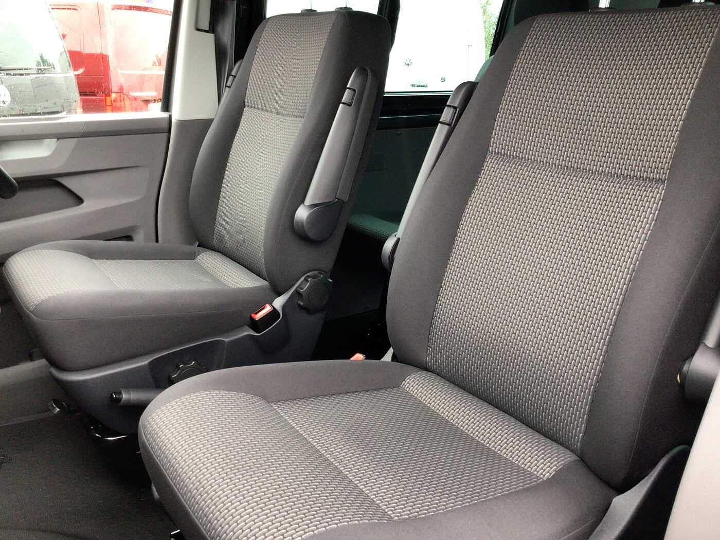 Volkswagen Transporter T30 Kombi Highline SWB 150 PS 2.0 TDI 7sp DSG