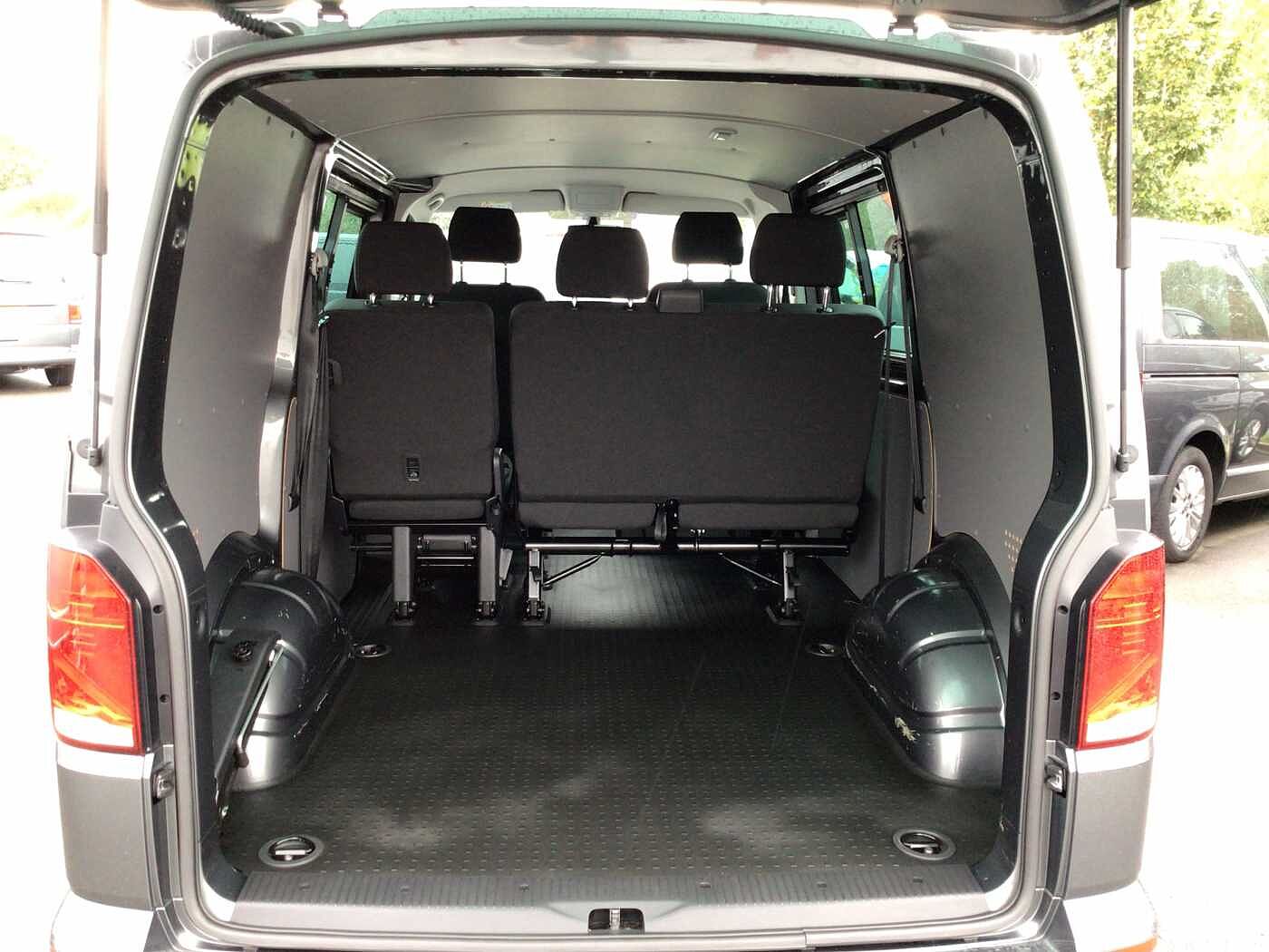 Volkswagen Transporter T30 Kombi Highline SWB 150 PS 2.0 TDI 7sp DSG