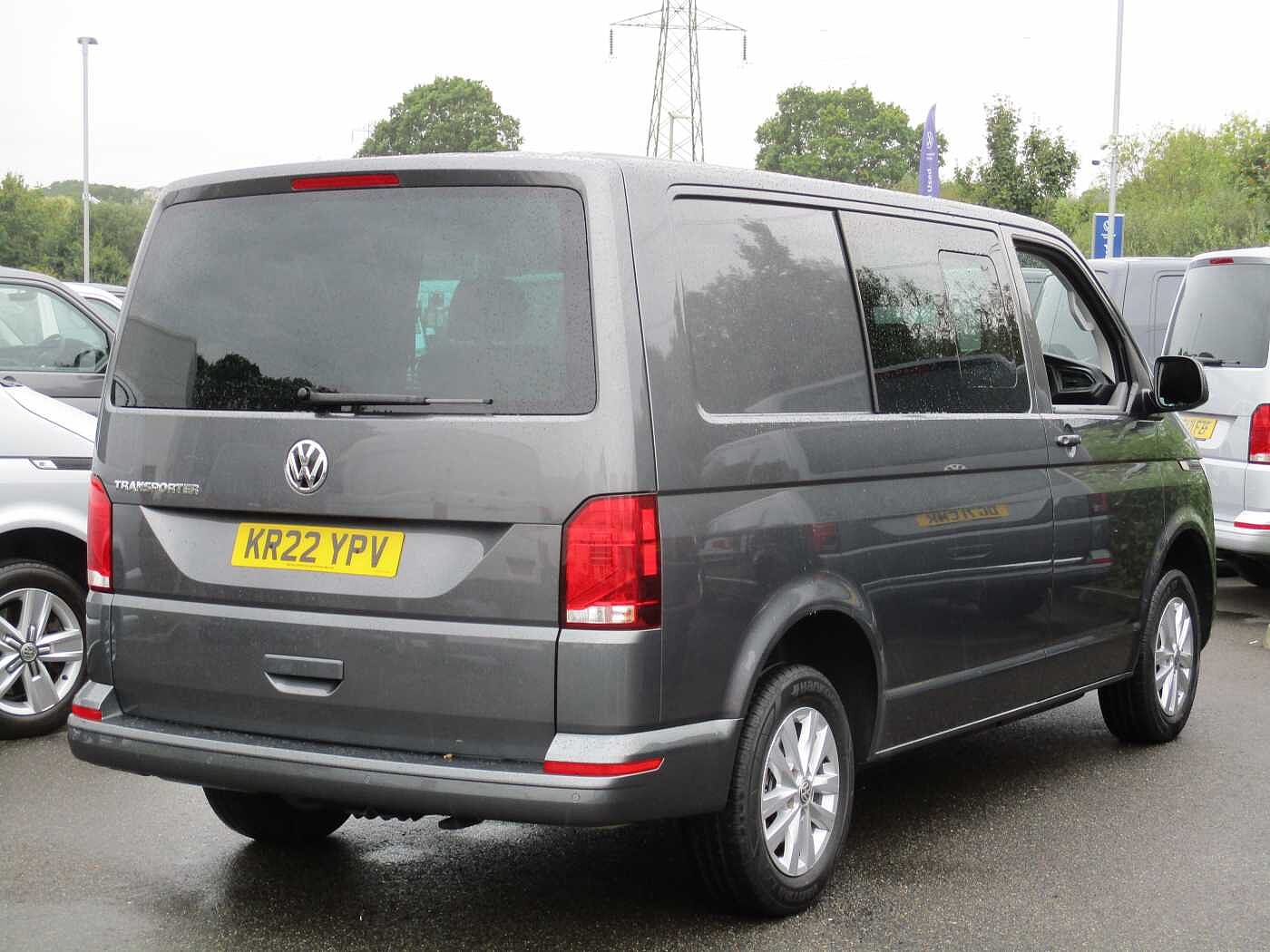 Volkswagen Transporter T30 Kombi Highline SWB 150 PS 2.0 TDI 7sp DSG