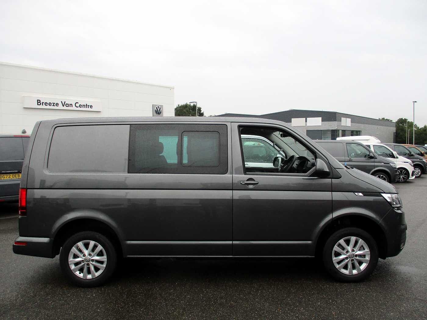 Volkswagen Transporter T30 Kombi Highline SWB 150 PS 2.0 TDI 7sp DSG