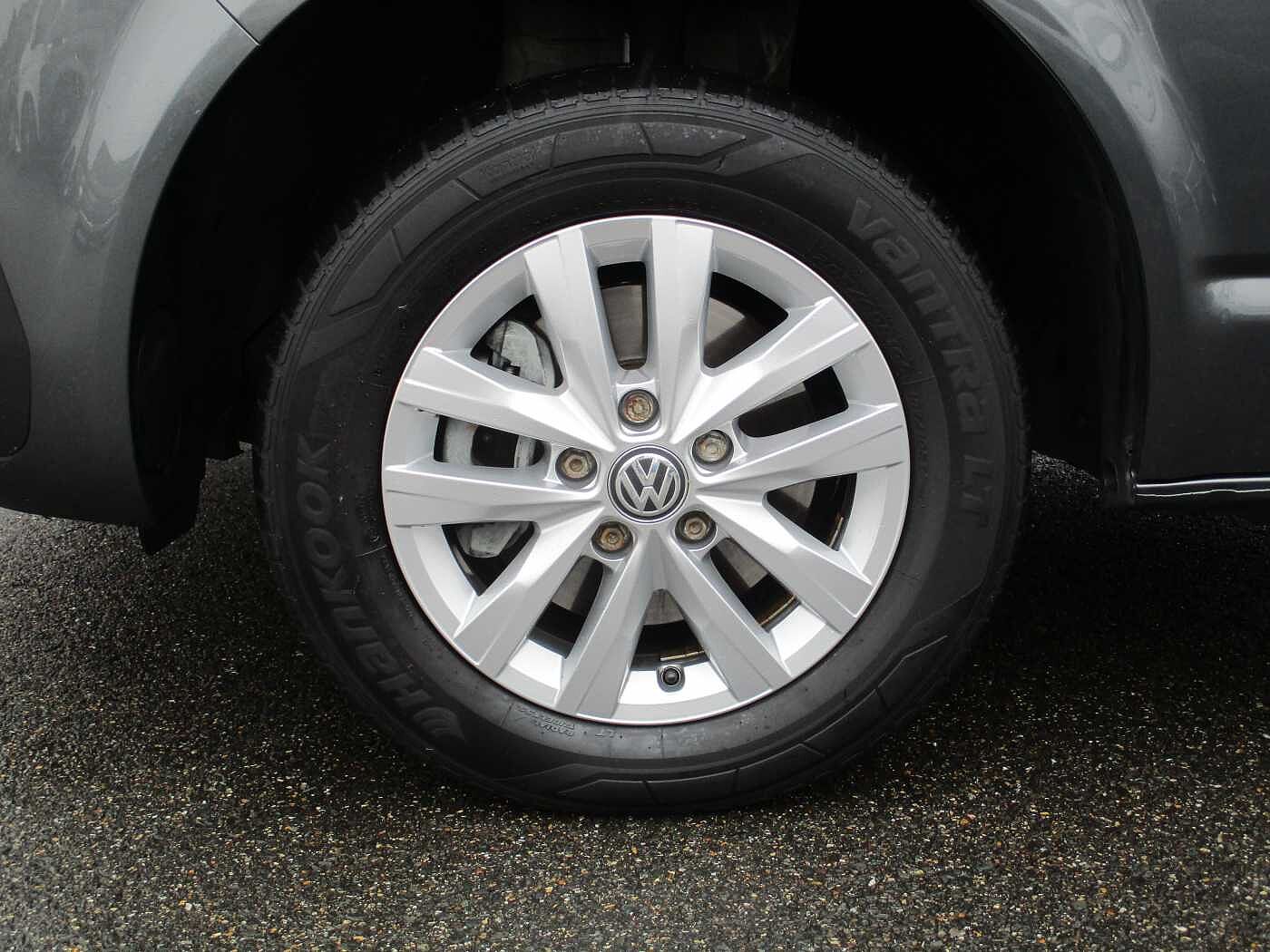 Volkswagen Transporter T30 Kombi Highline SWB 150 PS 2.0 TDI 7sp DSG