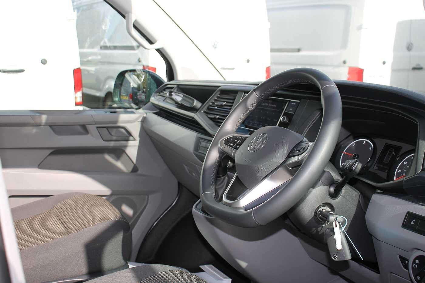 Volkswagen Transporter Kombi 2.0TDI 150 T30 High BMT SWB DSG