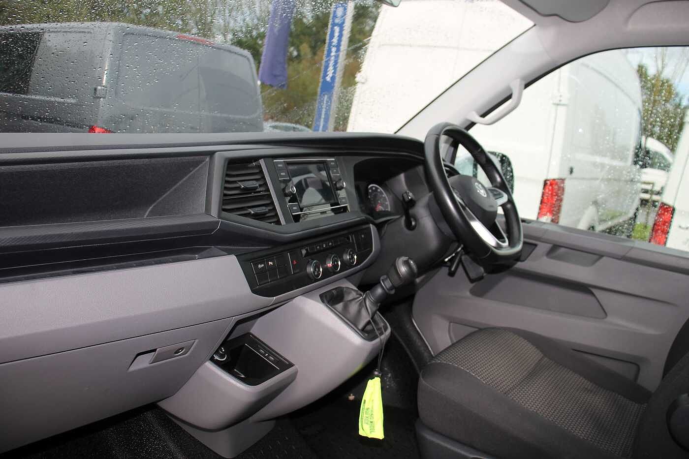 Volkswagen Transporter T32 Kombi Highline SWB 150 PS 2.0 TDI 6sp Manua
