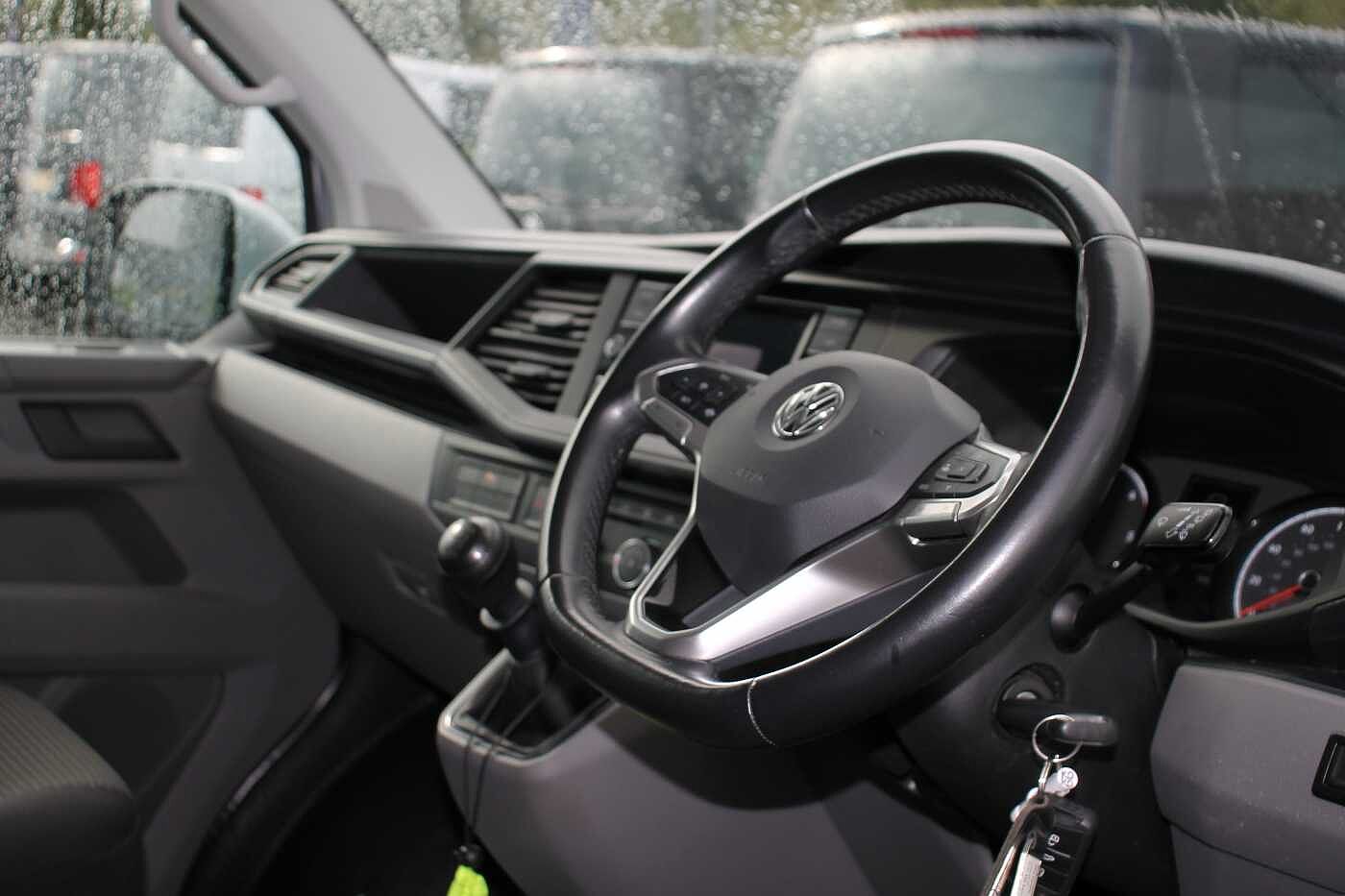 Volkswagen Transporter T32 Kombi Highline SWB 150 PS 2.0 TDI 6sp Manua